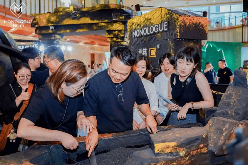 MONOLOGUE独白与Z世代对话，“有态度“的珠宝