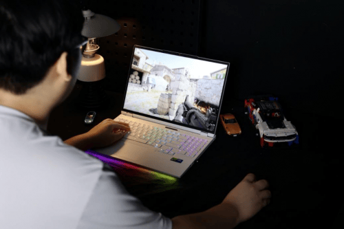 深夜开黑不扰民，AI高静游戏本是毕业生的最优解吗？